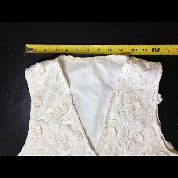 Charlotte Russe Vest with Cream White Appliques - Picture 3 of 5